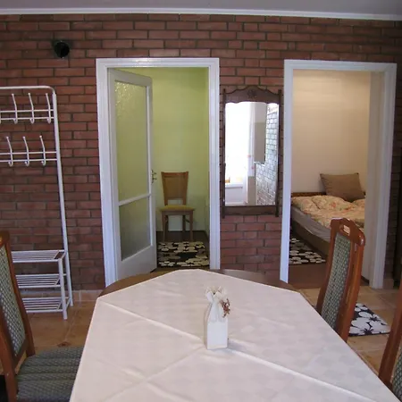 Gyoengyhaz Nyaralo Holiday home *