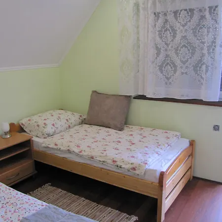 Gyoengyhaz Nyaralo Holiday home Gyomaendrod