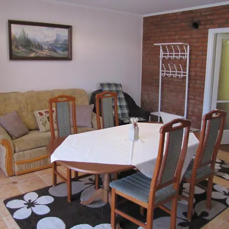 Gyoengyhaz Nyaralo Holiday home *